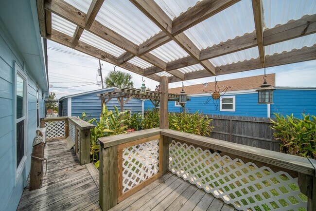 Building Photo - 6317 Heards Ln
