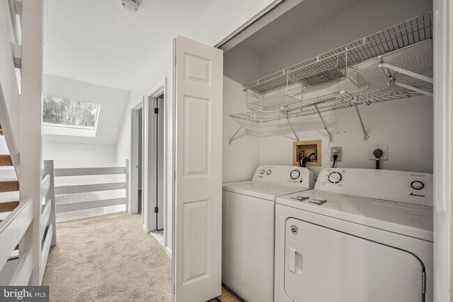 Building Photo - 267 Fox Run