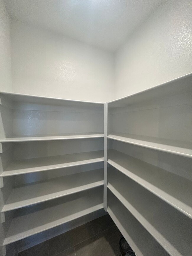 Building Photo - Beautiful Modern Home in Pea Ridge!