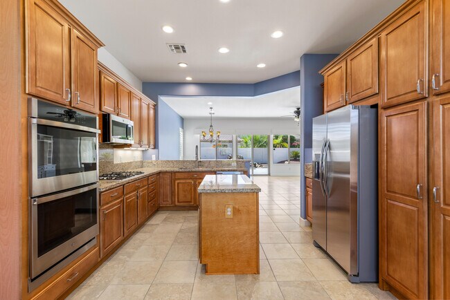 Building Photo - 40378 Corte San Carlos