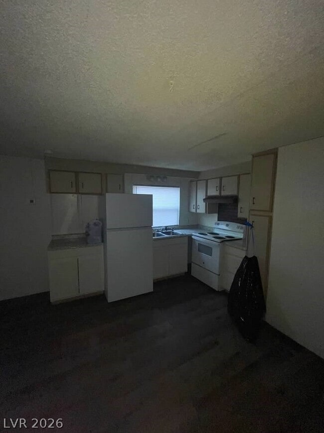 Building Photo - 1121 Pawnee Ln