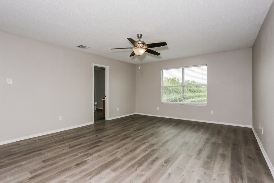 Building Photo - 907 Blue Sky Dr
