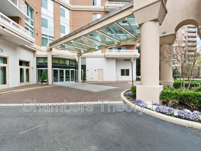 Building Photo - 3101 N Hampton Dr
