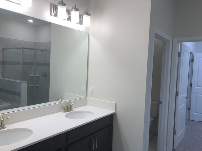 Building Photo - Lakefront Single Story 3/2 Home  FREE wash...