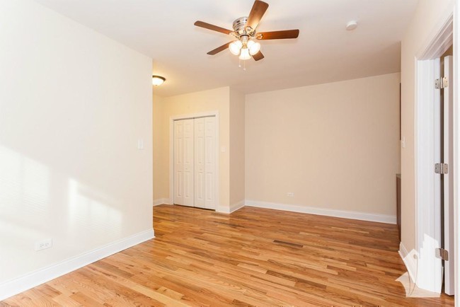 Building Photo - 1 bedroom in Chicago IL 60657