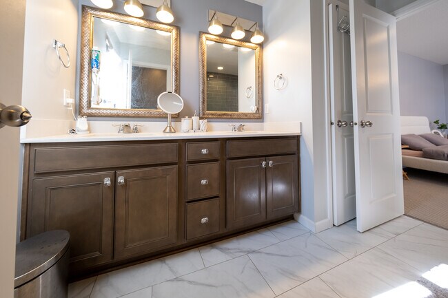 Building Photo - 756 Stonegate Rd