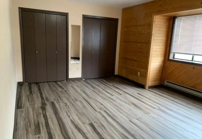 Building Photo - 577 E Golf Pl