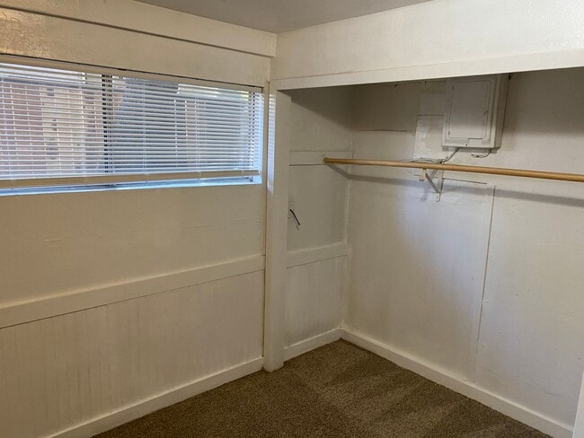 Building Photo - Adorable 7 bedroom house directly across from Chico State! Available July!