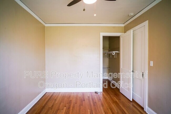 Building Photo - 709 SW 16th Ave