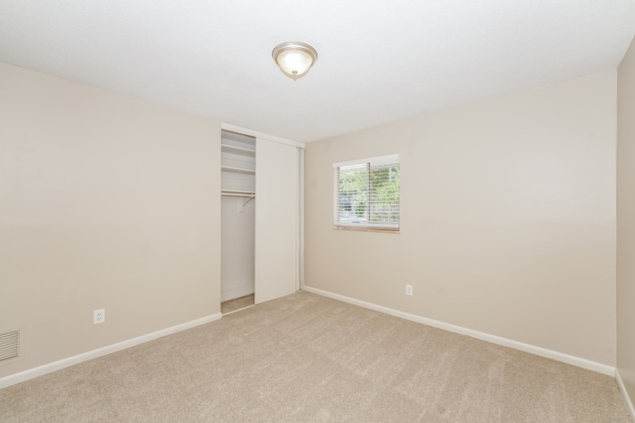 Building Photo - 916 Northern Oaks Terrace