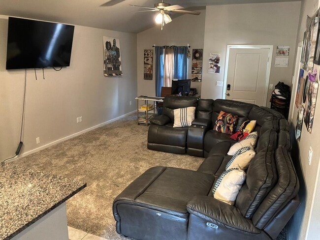 Building Photo - 1303 Terra Cotta St