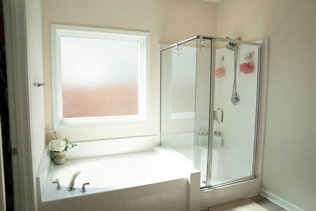 Building Photo - 114 Great Bend Dr