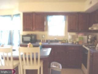 Building Photo - 6 Randolph Ln