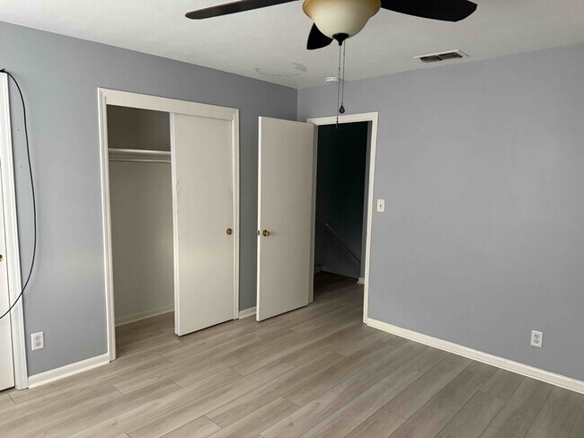 Building Photo - 2501 Nottingham Way