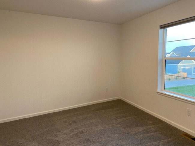 Building Photo - 2588 Meadows Blvd