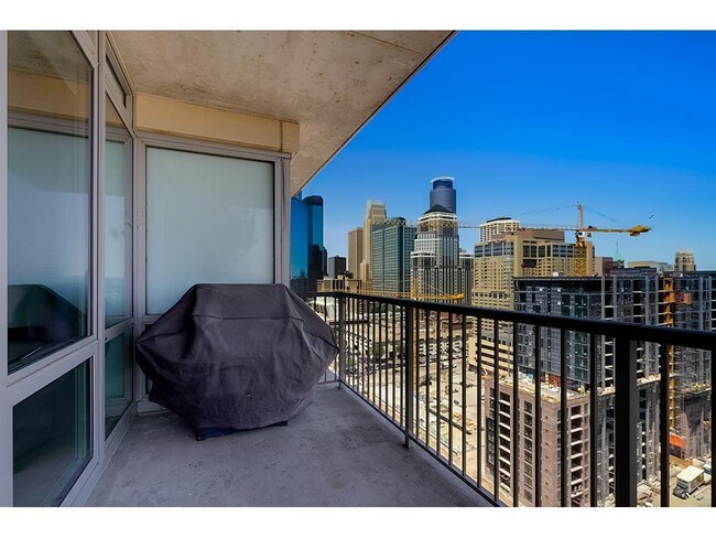 Building Photo - 929 Portland Ave