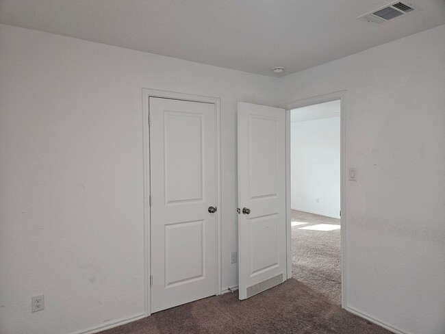 Building Photo - 4 Bedroom with 2 car garage