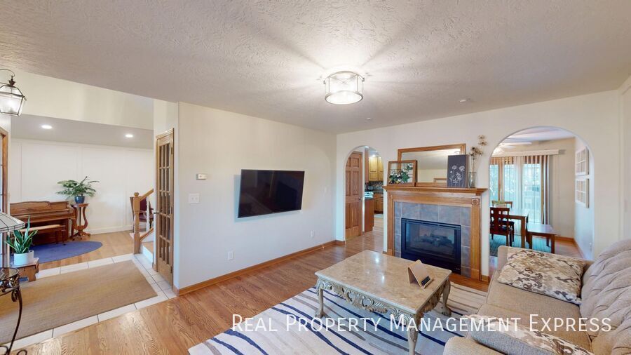 Building Photo - Beautiful 4-Bedroom, 4-Bath Home