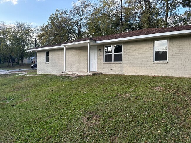 Building Photo - Home for rent! $1,450 - 4 bedroom