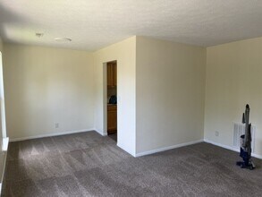 Building Photo - 600 Trumbull St