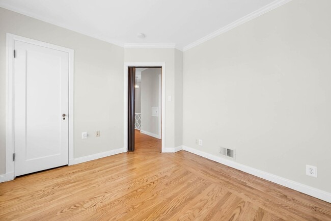 Building Photo - Gorgeous Golden Gate Heights home with gar...