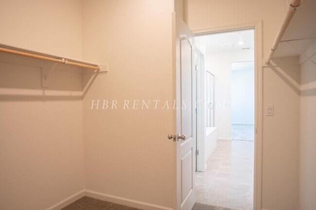 Building Photo - 2861 Reyva Dhillon Ln