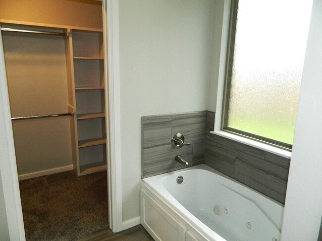 Building Photo - 203 Northwest Granite Avenue