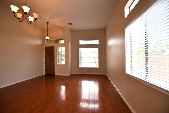 Building Photo - 1646 E Hawken Pl