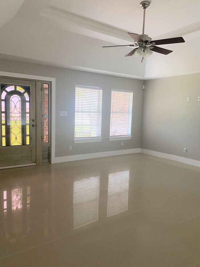 Building Photo - 2214 Mile 14 N