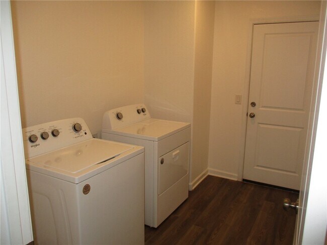 Building Photo - 2474 Tapatio Dr