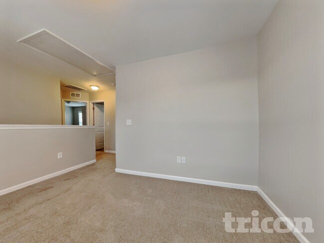 Building Photo - 15 Coswell Ct