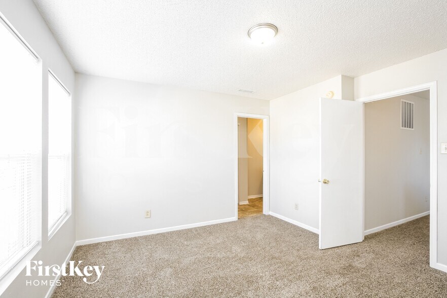 Building Photo - 6321 Monteo Dr