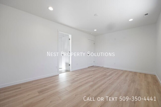Building Photo - 914 N Washington Ct