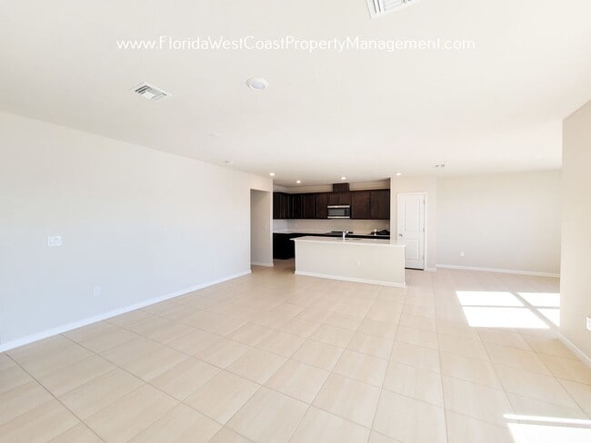 Building Photo - FANTASTIC 5 BEDROOM/ 3 BATH HOME in PARRISH! ISLES AT BAYVIEW! SUPER AMENITIES!