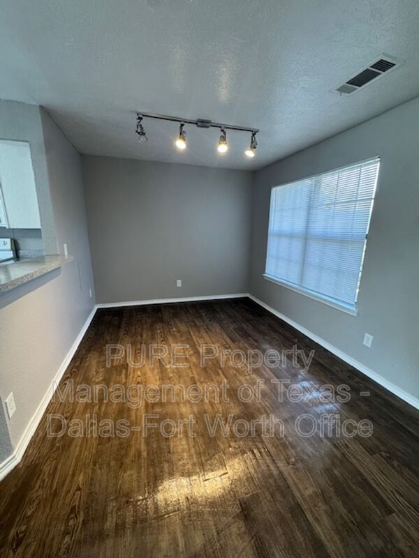 Building Photo - 806/104 Castleglen Drive
