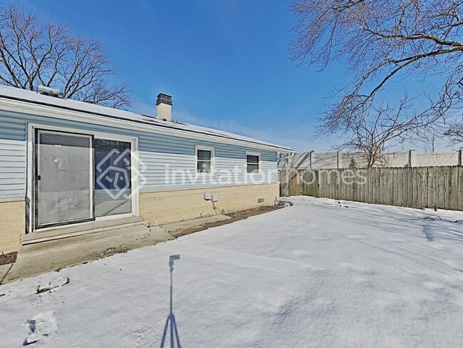 Building Photo - 605 Lindale St