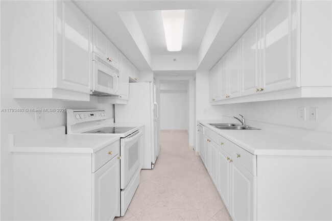 Building Photo - 21205 Yacht Club Dr