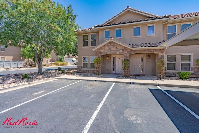 Building Photo - 3 Bedroom Townhome In Fossil Hills!