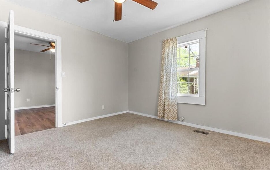 Building Photo - 2164 Monroe Ave