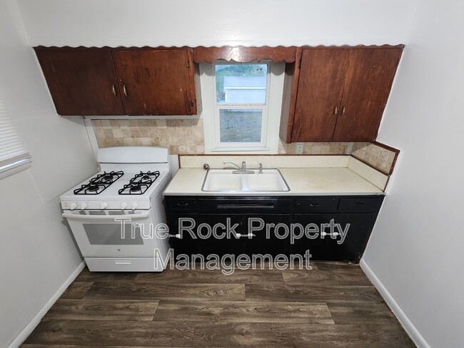 Building Photo - 821 N Highland Ave