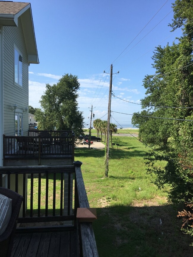 Building Photo - Great 3/2 Fully Furnished-TDY Welcome!!