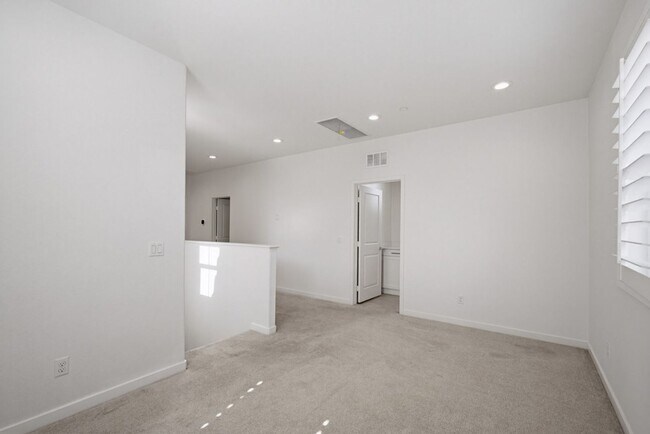 Building Photo - NEW LISTING 4 Bedroom, 3 Bathroom, 2 Garage Detached Condominium, with HVAC, Tankless Water Heate...