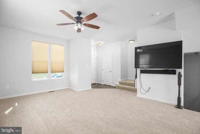 Building Photo - 8643 Rosecrans Ln