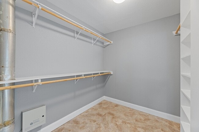 Building Photo - 2516 Halbert St