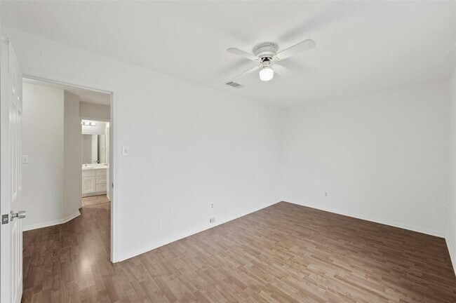 Building Photo - 1904 Goodrich Ave