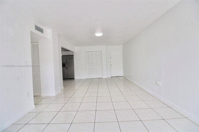 Building Photo - 13870 SW 62nd St