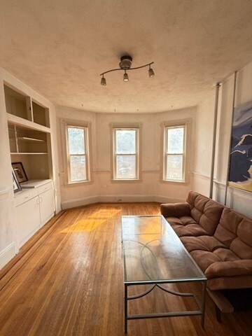 Building Photo - 58 Aspinwall Ave