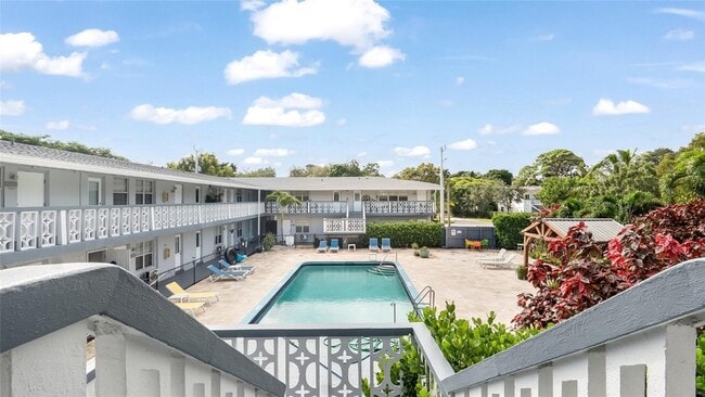 Building Photo - 626 SW 14th Ave