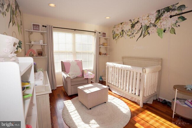 Building Photo - 201 White Pine Ct