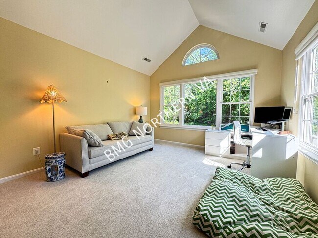 Building Photo - 5654 Governors Pond Cir
